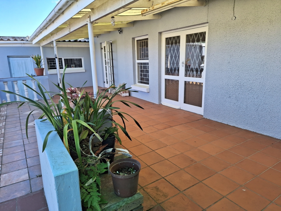 3 Bedroom Property for Sale in Levallia Western Cape